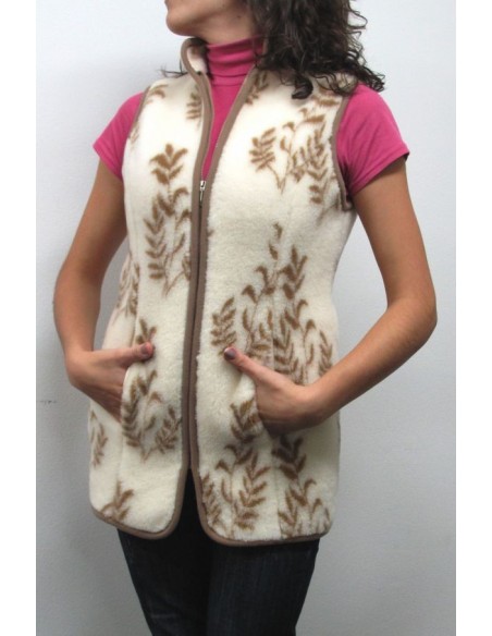 Жилет Олива с рельефом и воротником стойка