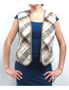 Жилет шерстяной с рельефом