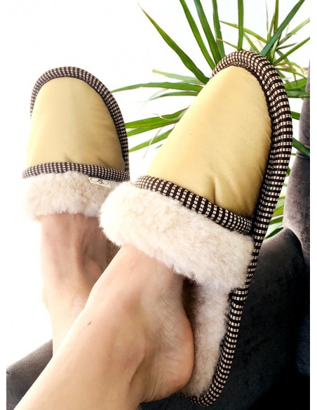 Тапочки из шерсти "Золото с опушкой"